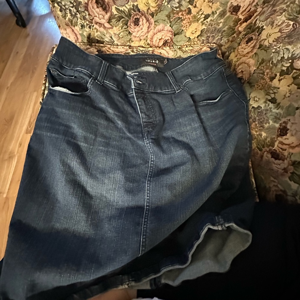 Jean Skirt - size 20.